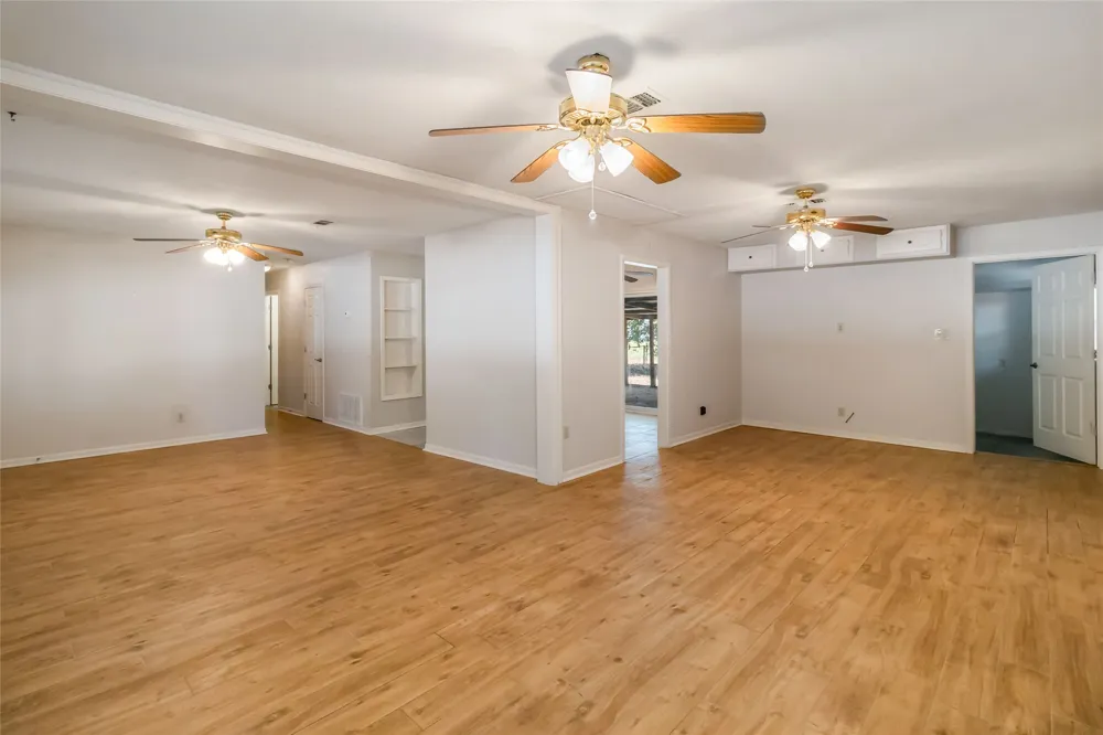 757 Main Street La Grange, TX 78945