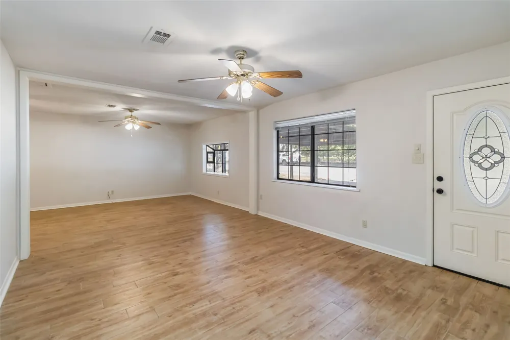 757 Main Street La Grange, TX 78945