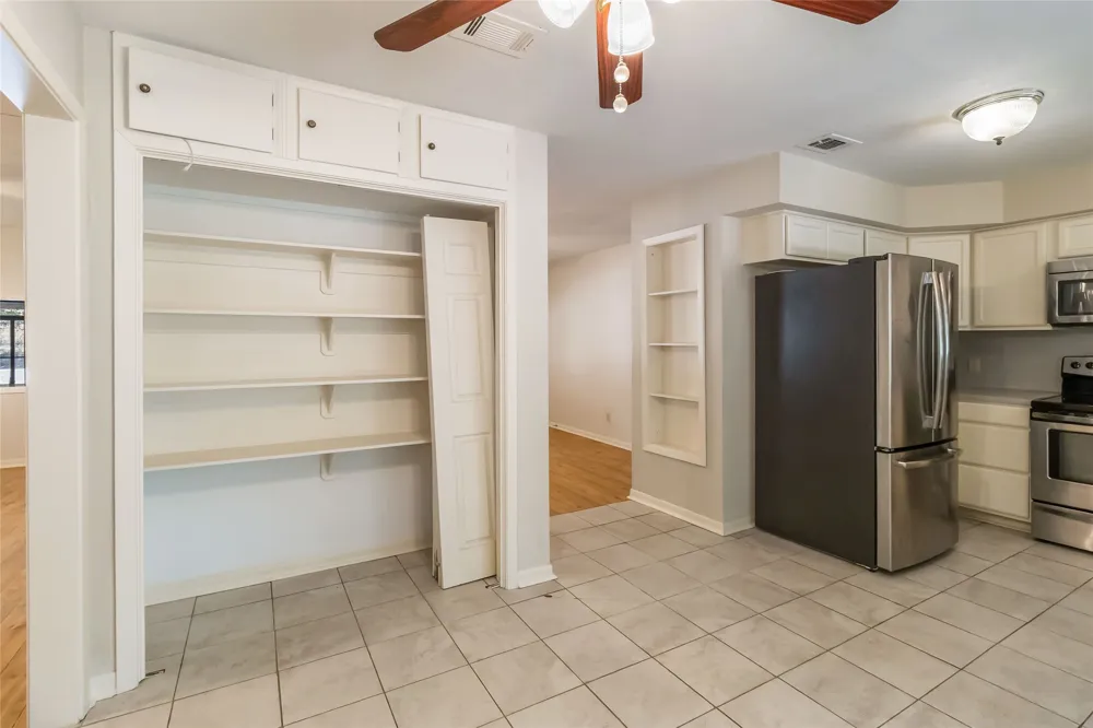 757 Main Street La Grange, TX 78945