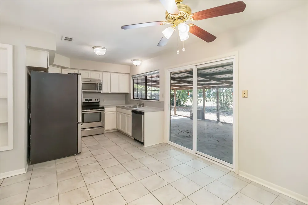 757 Main Street La Grange, TX 78945