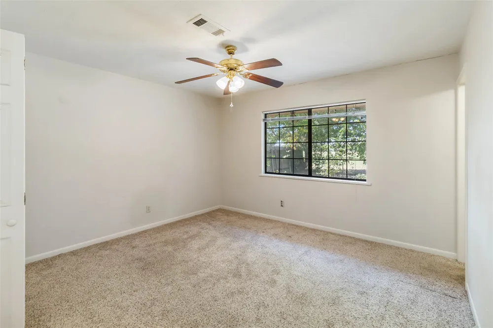 757 Main Street La Grange, TX 78945