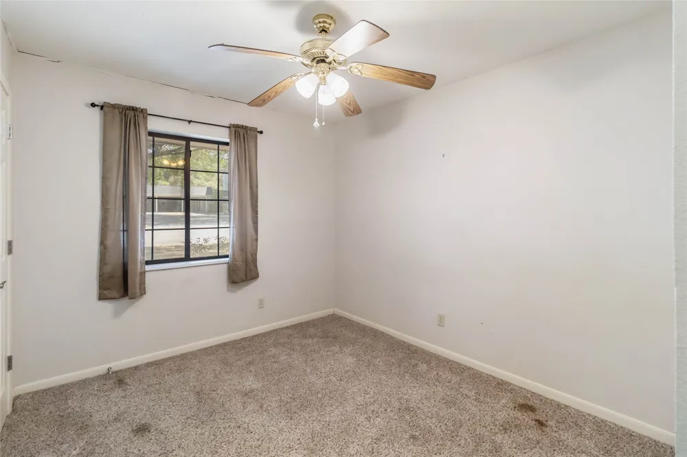757 Main Street La Grange, TX 78945