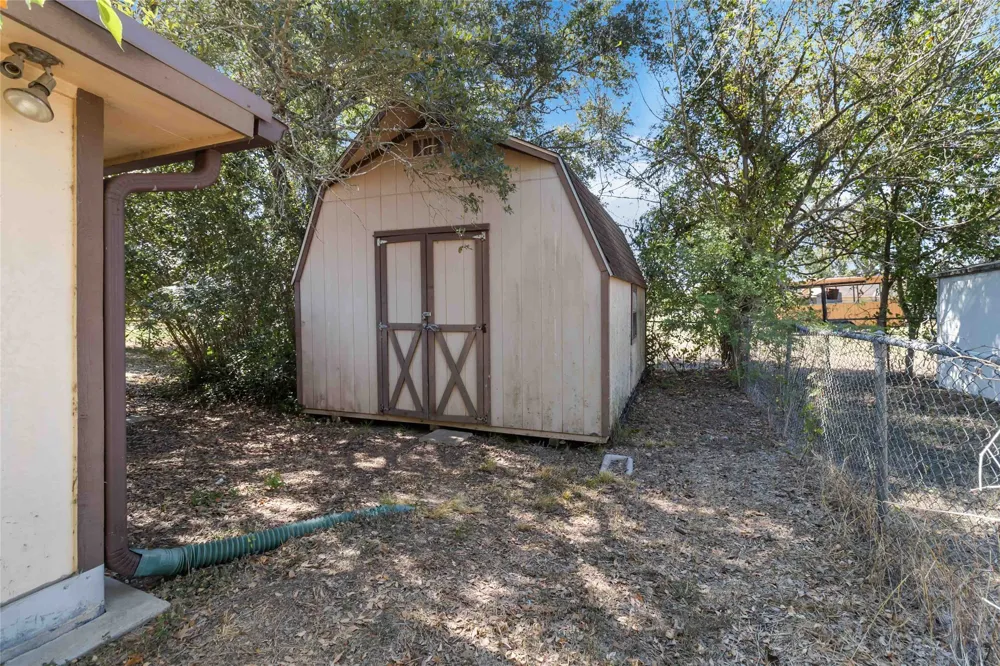 757 Main Street La Grange, TX 78945