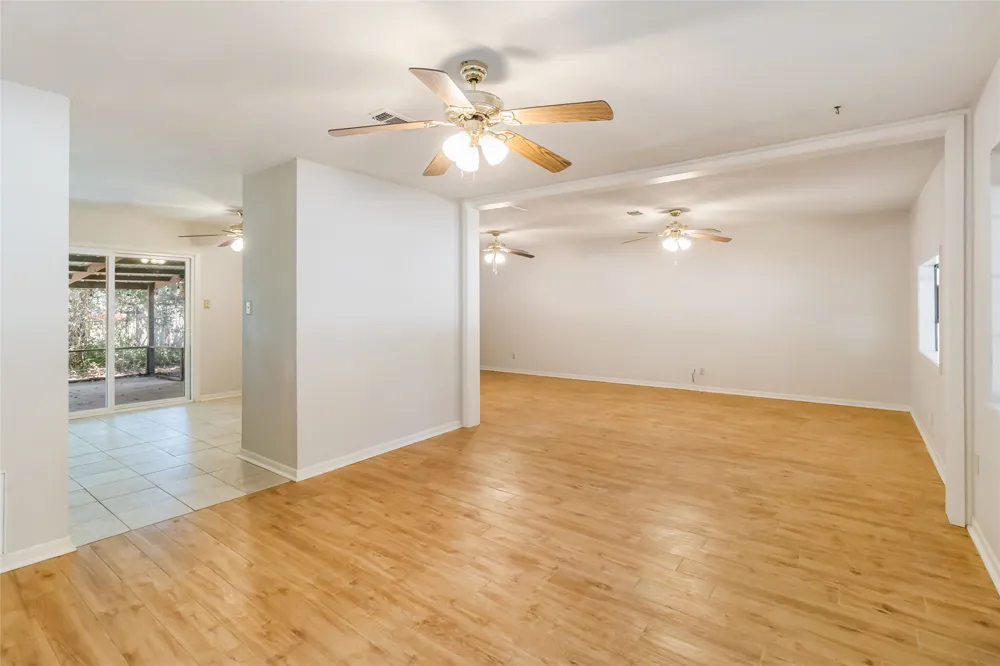 757 Main Street La Grange, TX 78945