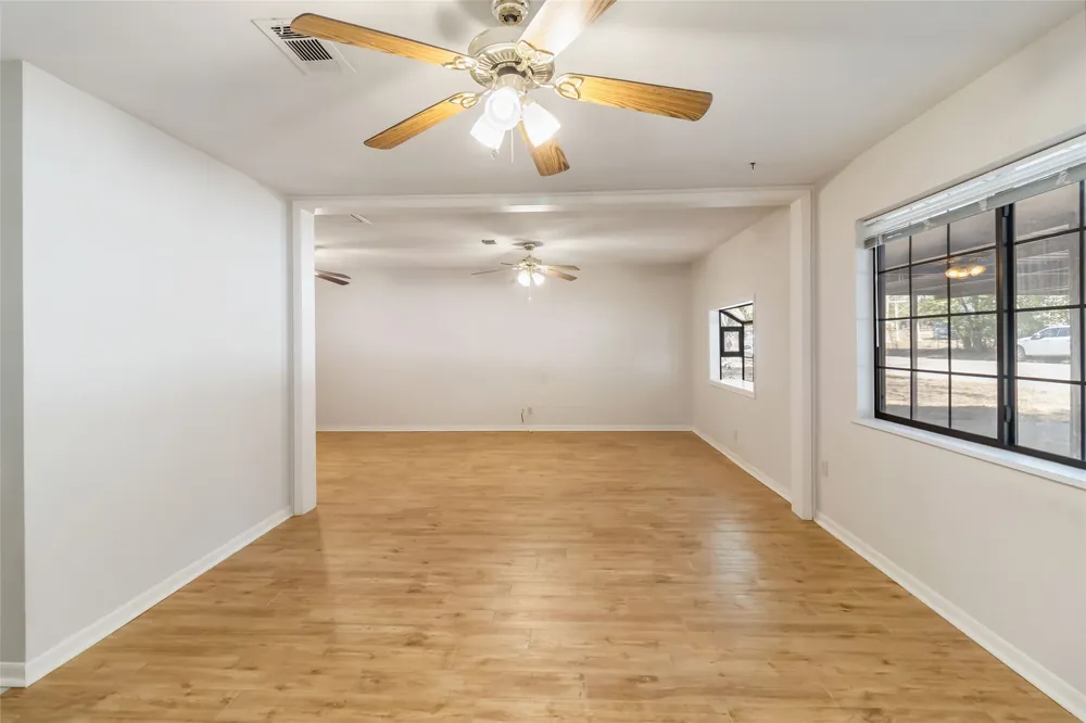 757 Main Street La Grange, TX 78945