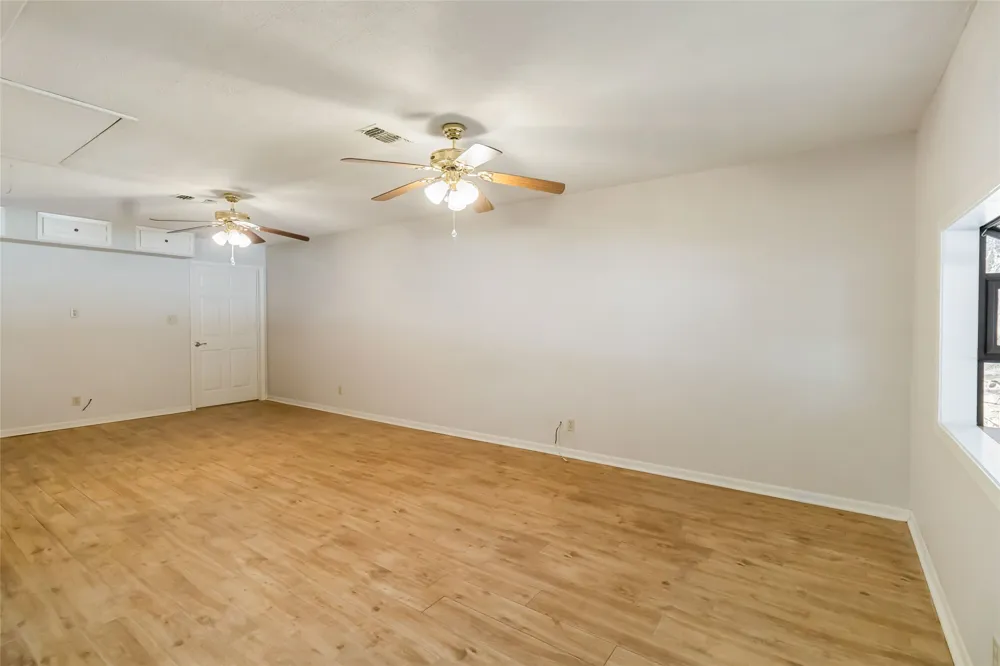 757 Main Street La Grange, TX 78945