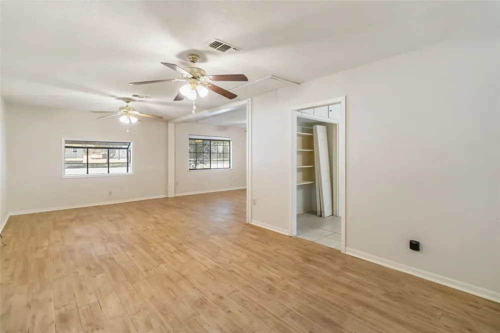 757 Main Street La Grange, TX 78945
