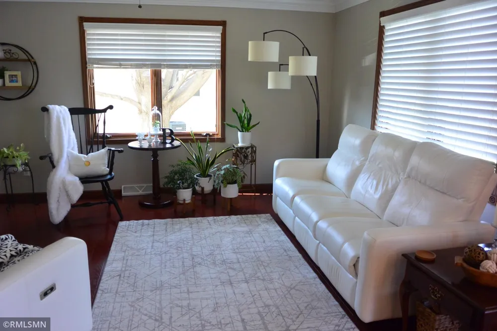 201 Douglas Drive Glencoe, MN 55336
