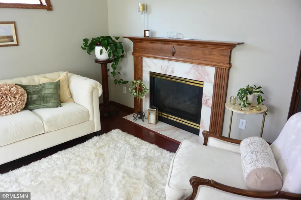 201 Douglas Drive Glencoe, MN 55336