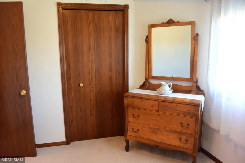 201 Douglas Drive Glencoe, MN 55336