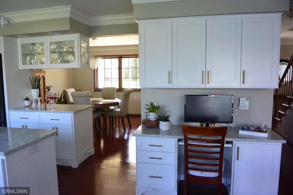 201 Douglas Drive Glencoe, MN 55336
