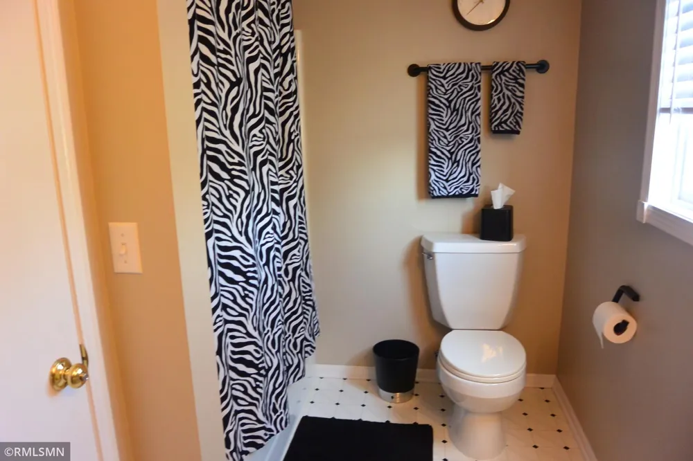 201 Douglas Drive Glencoe, MN 55336