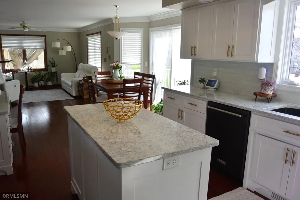 201 Douglas Drive Glencoe, MN 55336