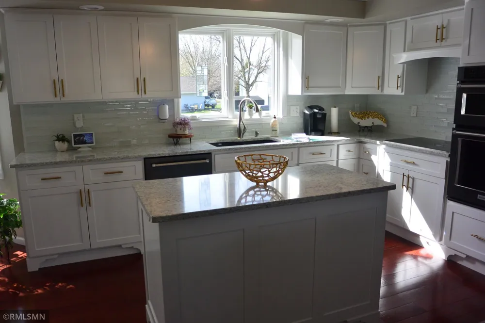 201 Douglas Drive Glencoe, MN 55336
