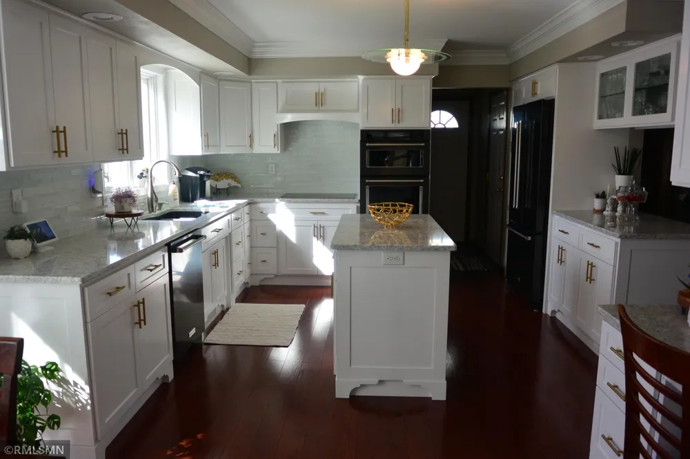 201 Douglas Drive Glencoe, MN 55336