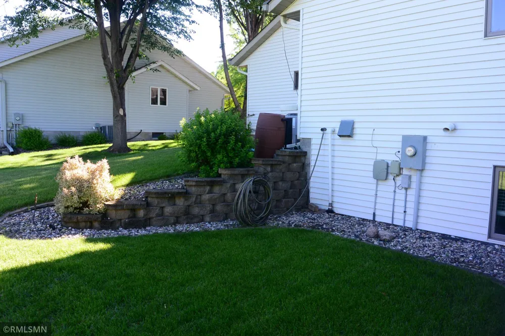 201 Douglas Drive Glencoe, MN 55336