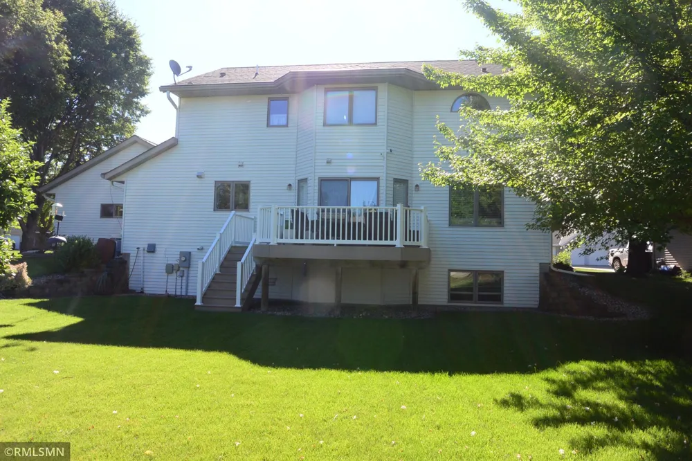 201 Douglas Drive Glencoe, MN 55336