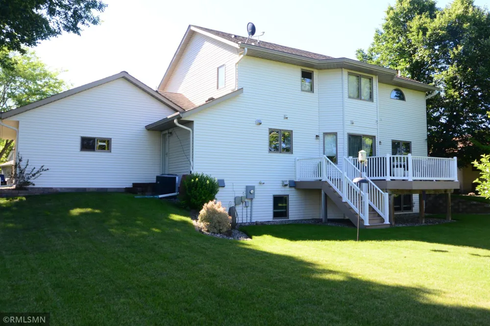 201 Douglas Drive Glencoe, MN 55336