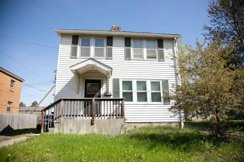 1453 7th Street E Saint Paul, MN 55106