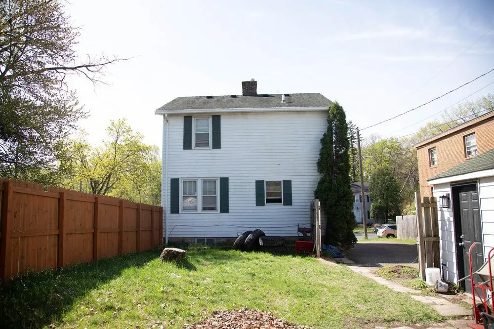 1453 7th Street E Saint Paul, MN 55106