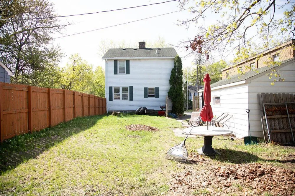 1453 7th Street E Saint Paul, MN 55106