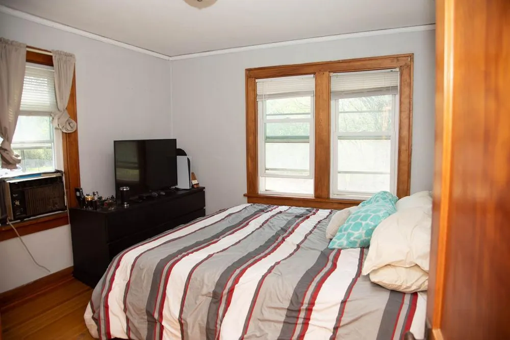 1453 7th Street E Saint Paul, MN 55106