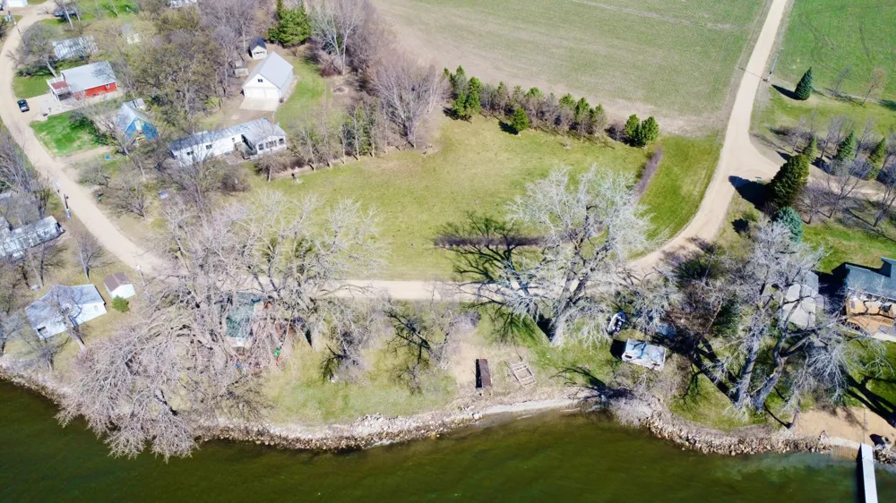 33780 Shady Oak Drive Clinton, MN 56225