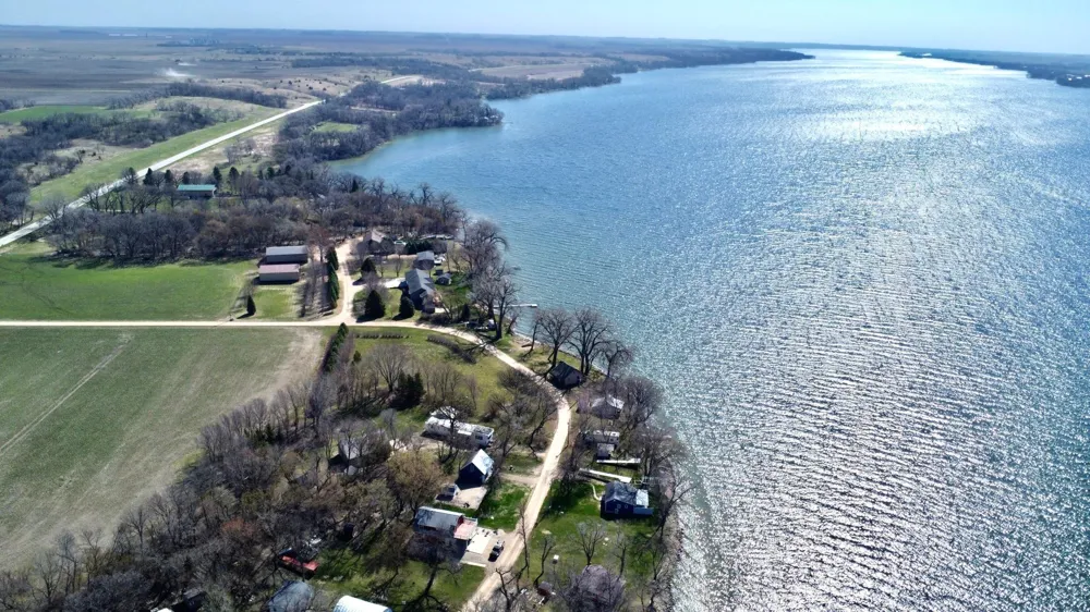 33780 Shady Oak Drive Clinton, MN 56225
