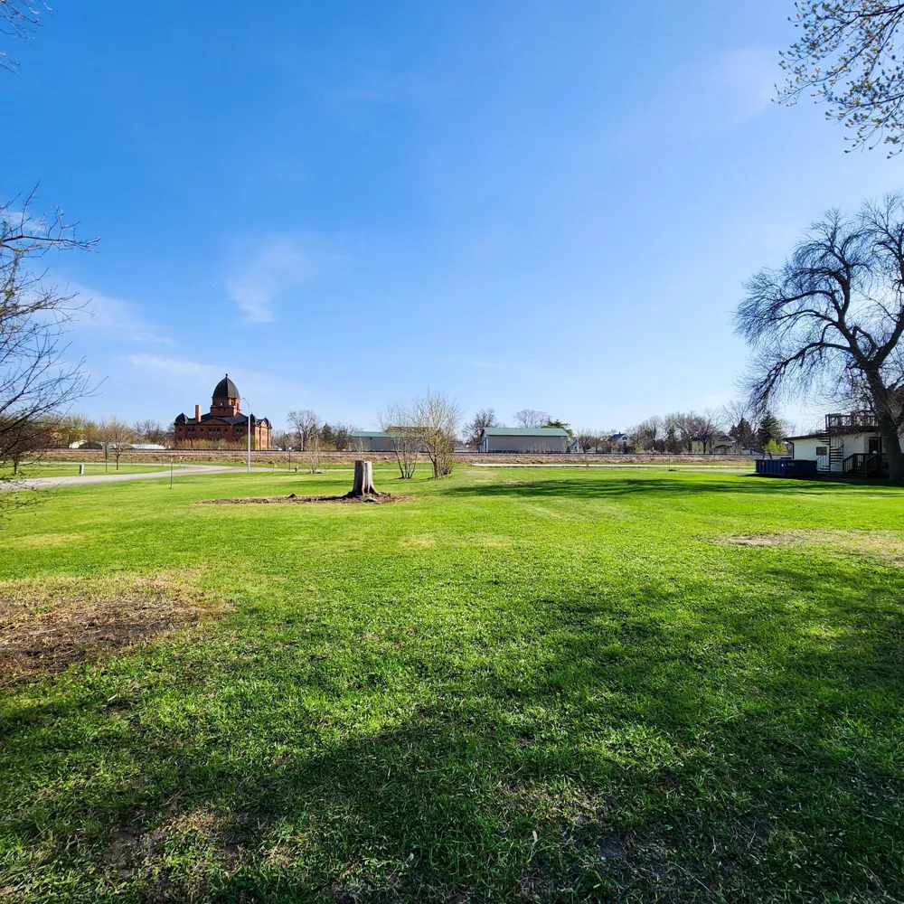 602 E Willow Avenue Olivia, MN 56277