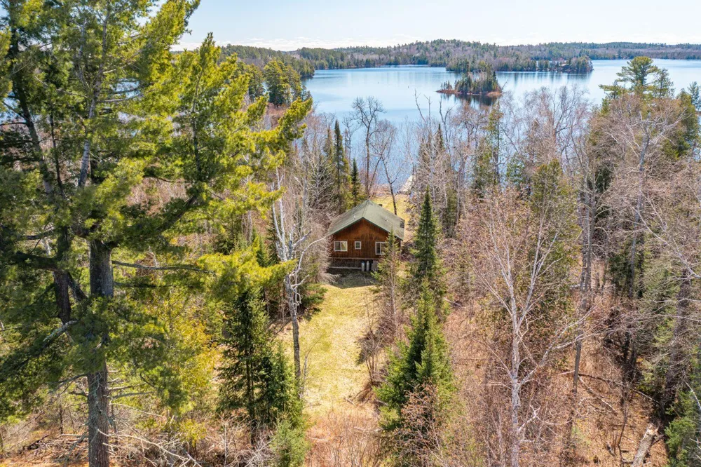 5327 Pine Island Tower, MN 55790