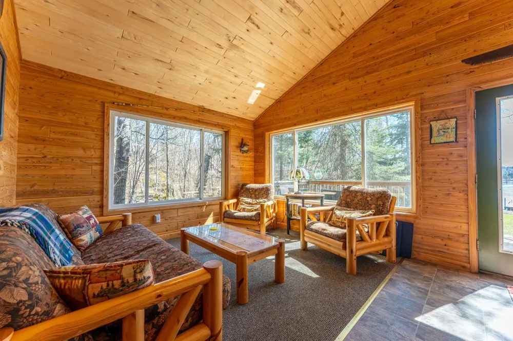 5327 Pine Island Tower, MN 55790
