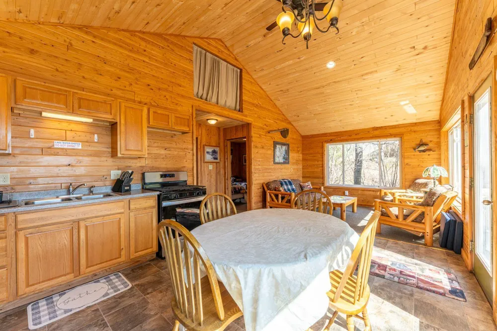 5327 Pine Island Tower, MN 55790