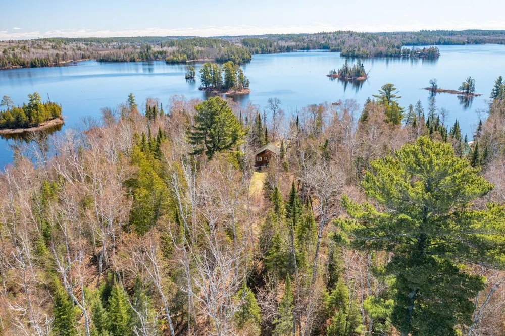 5327 Pine Island Tower, MN 55790