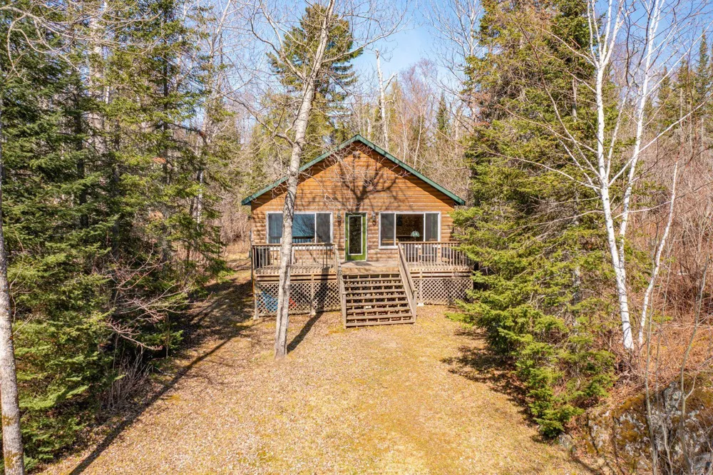 5327 Pine Island Tower, MN 55790