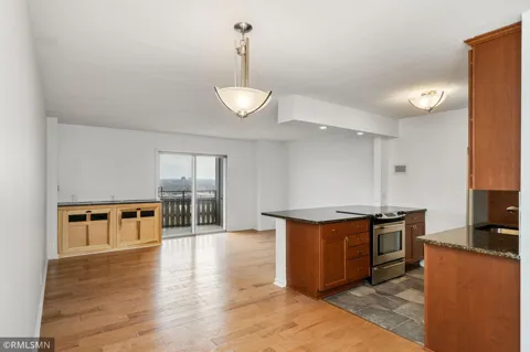 410 Groveland Avenue #1906