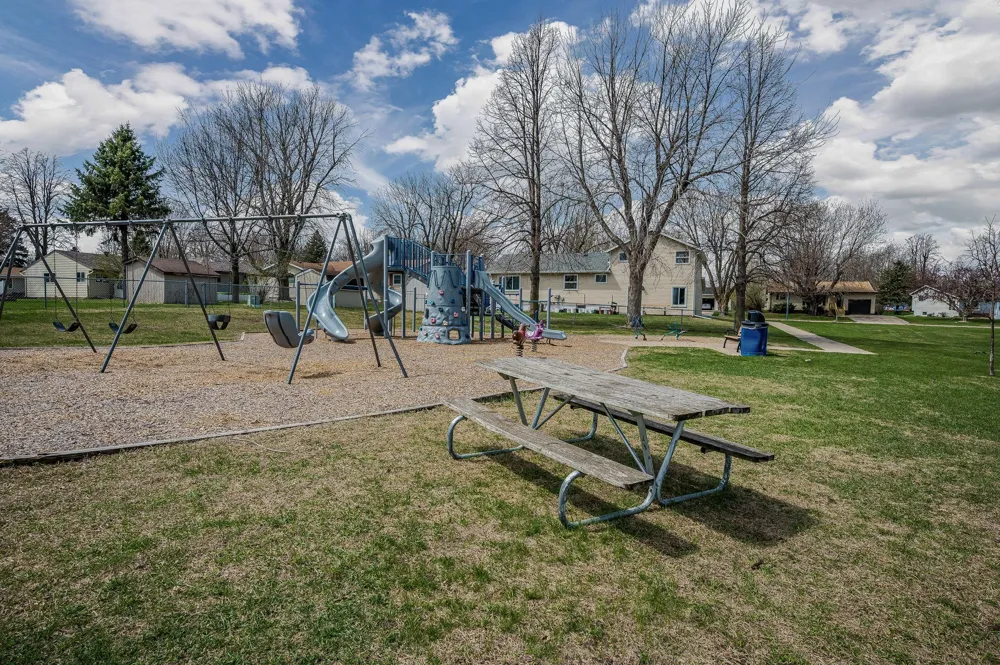 1721 Bantom Place Worthington, MN 56187