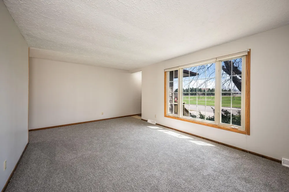 1721 Bantom Place Worthington, MN 56187