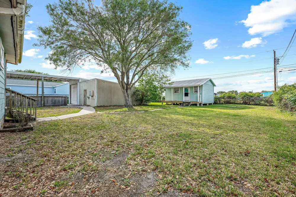 904 W Harrison Avenue Port O Connor, TX 77982