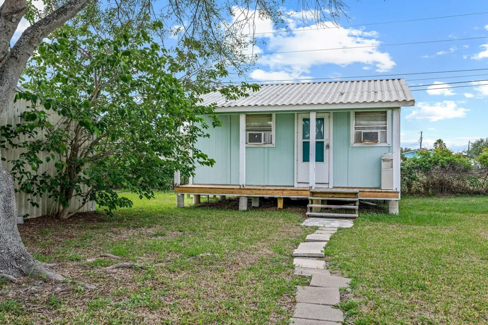 904 W Harrison Avenue Port O Connor, TX 77982