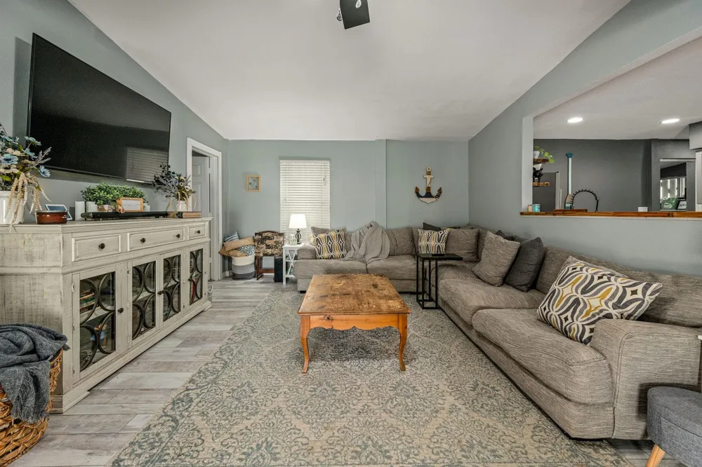 904 W Harrison Avenue Port O Connor, TX 77982