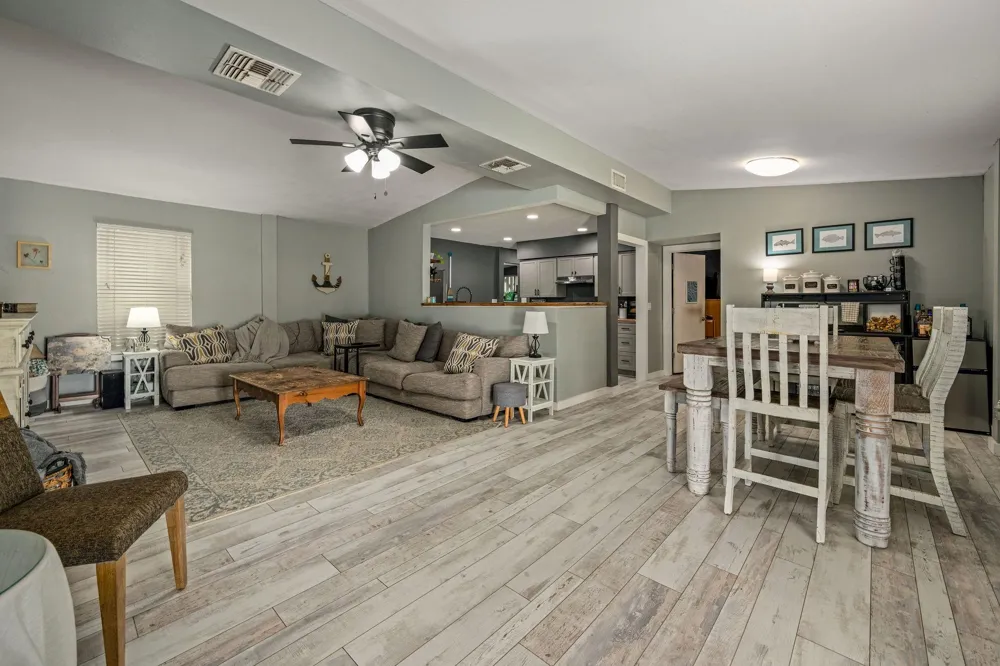 904 W Harrison Avenue Port O Connor, TX 77982