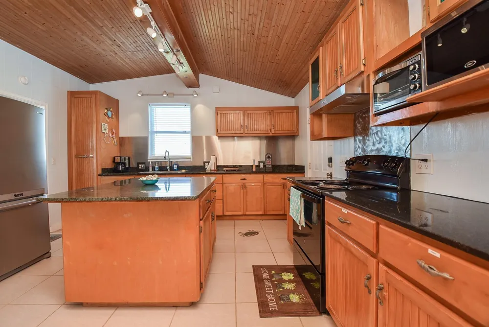 109 County Road 230 Sargent, TX 77414