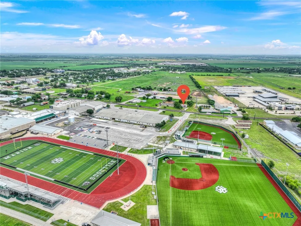 517 Center St Marion, TX 78124