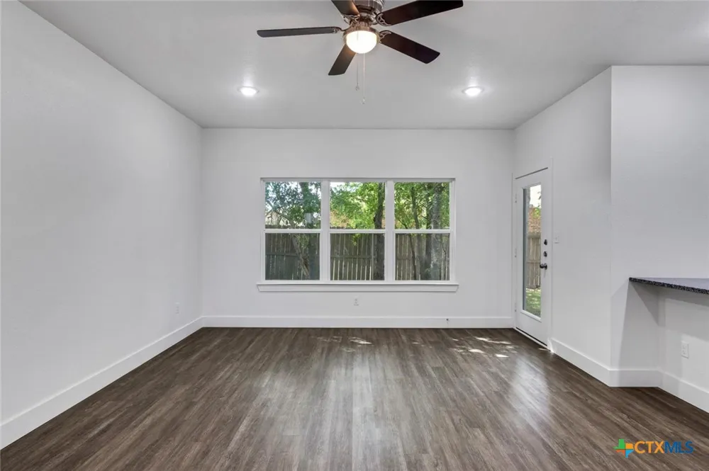 1904 Royal Loop Belton, TX 76513