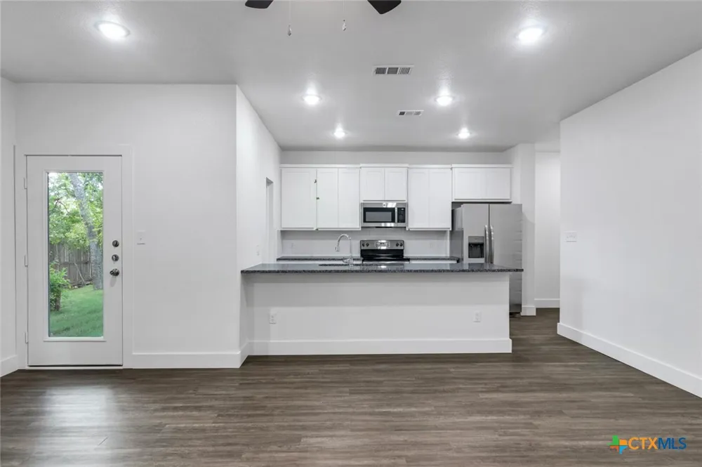 1904 Royal Loop Belton, TX 76513