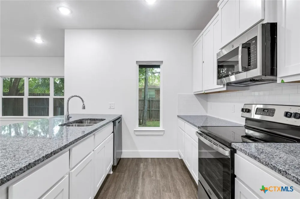 1904 Royal Loop Belton, TX 76513