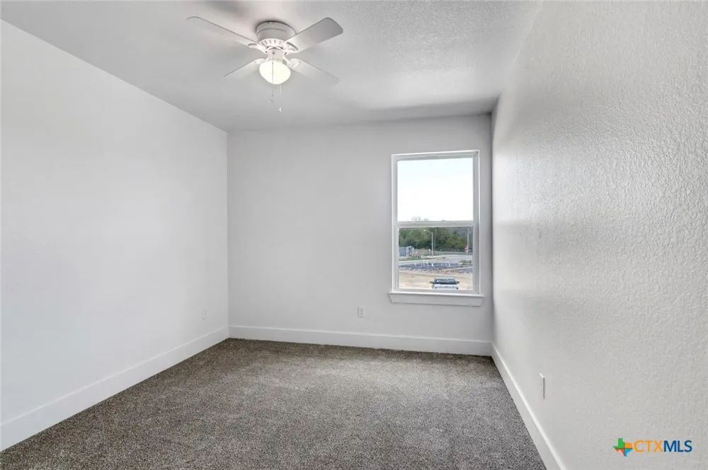 1904 Royal Loop Belton, TX 76513