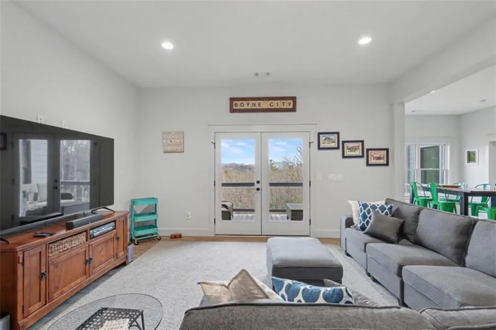 452 Chestnut Mountain Road Blairsville, GA 30512