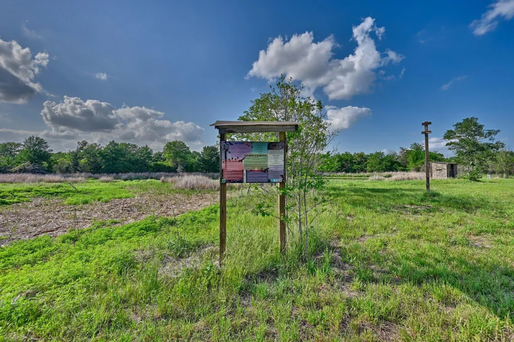 Lange Rd Ledbetter, TX 78946