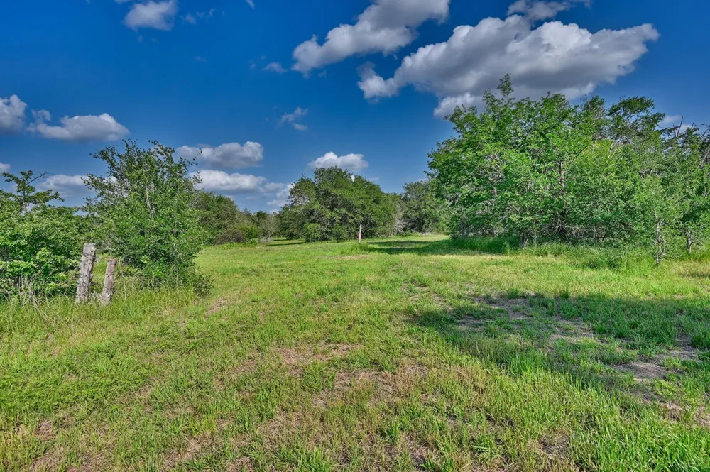 Lange Rd Ledbetter, TX 78946